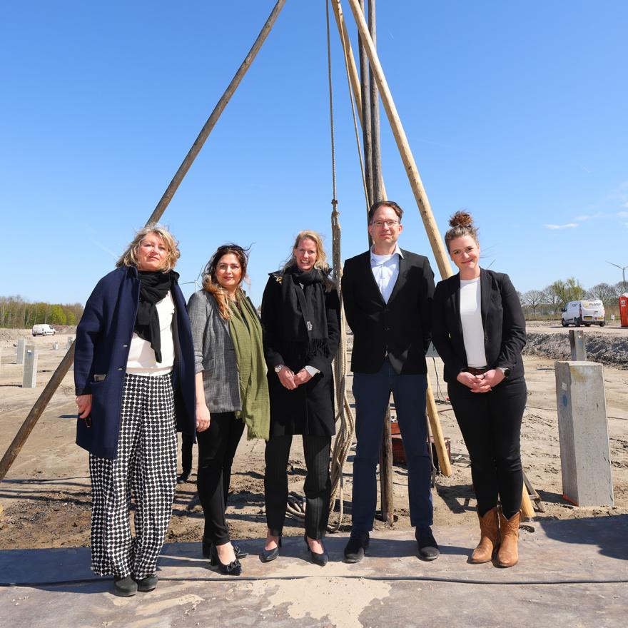 Eerste Paal In De Grond Voor Montessori Campus 0-18 | De Nieuwe Bibliotheek